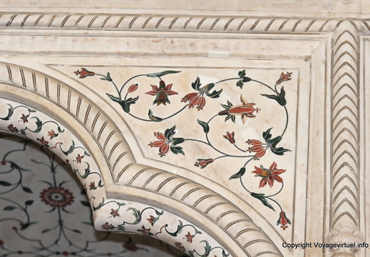 Agra Fort Rouge diwan i am 51