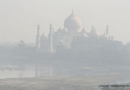 Agra Fort Rouge diwan i khas brume sur le taj 73