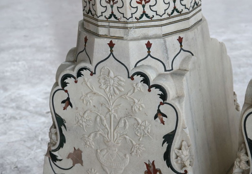 Agra Fort Rouge diwan i khas pied de pilier 71