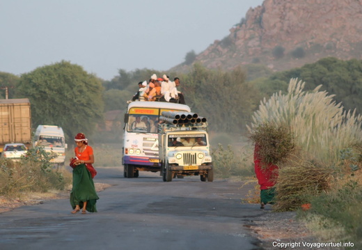 Traversee dangereuse Route Delhi Singhara 30