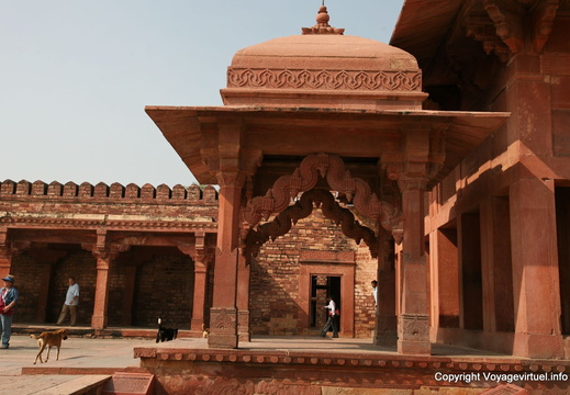 Fatehpur Sikri daulat khana astrologers seat 26