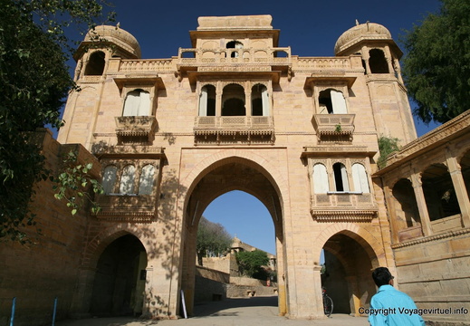 Jaisalmer Gadi Sagar tank tilon ki pol 2