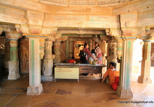 Jaisalmer temple jain 82