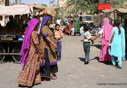 Jaisalmer Amar Sagar gate market 8