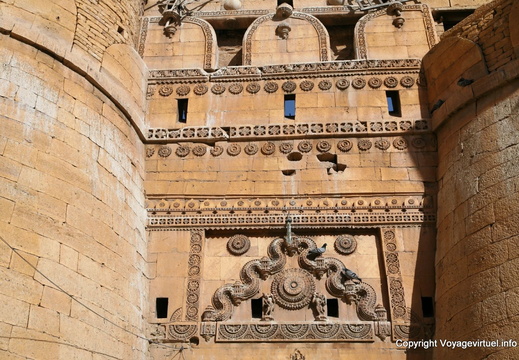 Détail de la porte (Suraj) Surya Pol