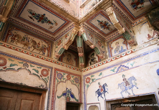 Richesse des décors aux chevaux Mandawa haveli