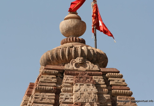 Sommet ouvragé du Sachiya Mata temple