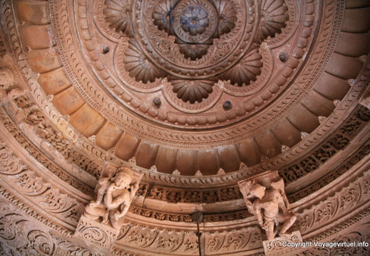 Dôme sculpté du Sachiya Mata temple Osian