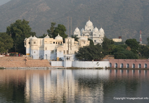 Pushkar sacred lake 35