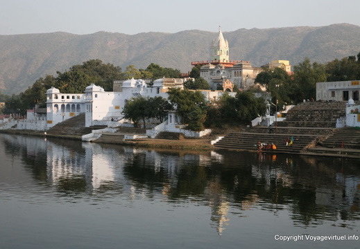 Pushkar sacred lake 38