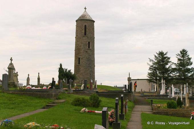 Bruckless, le Dunkineely Cemetery et sa tour ronde, Donegal - Irlande