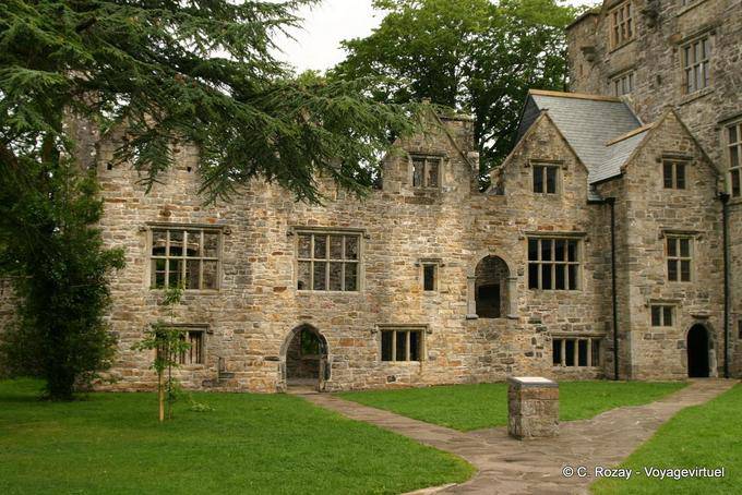 L'aile Saint-Jacques du château de Donegal - Irlande
