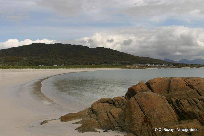Magnifique plage est de la Dog's Bay, Roundstone, Connemara Galway - Irlande