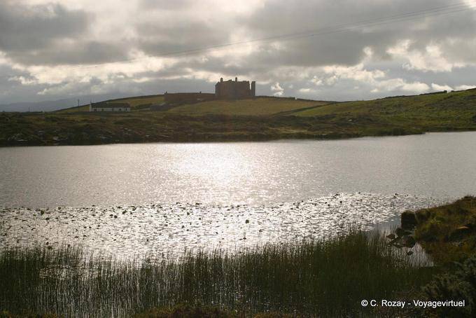 Bunowen Castle, château néogothique du XIX siècle, jamais terminé, Connemara - Irlande