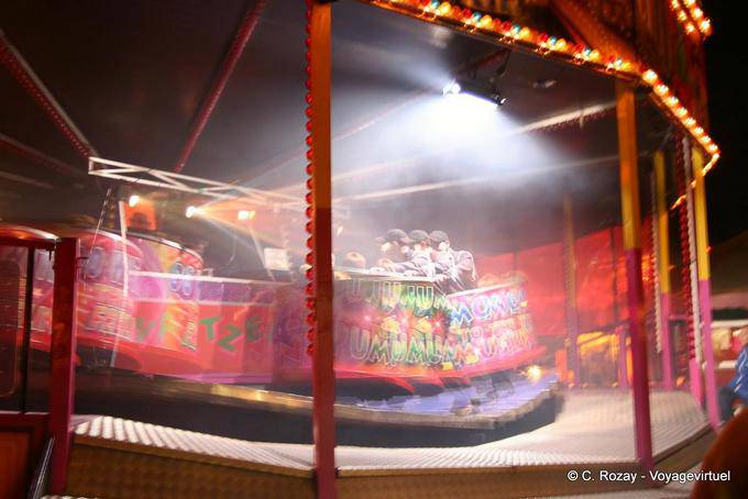 Chenille en action, fête foraine, Dingle - Irlande