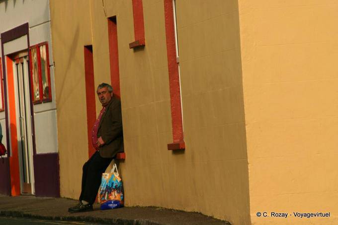 Attente dans l'orange, Dingle - Irlande
