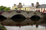 Vieux pont sur la Carrowbeg River, Westport, Irlande.