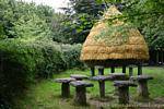 Tas de foin sur pilotis, Bunratty Folk Park, Irlande.