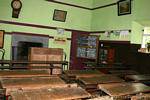 Salle de classe reconstituée, School's out, Bunratty Folk Park, Irlande.