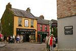 Sur la place principale du village, Bunratty Folk Park, Irlande.