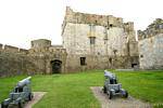 Canons dans la cour, Cahir Castle, Irlande.