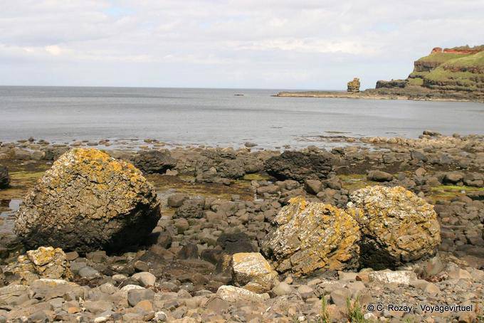 Amas de rochers sur le rivage, Giants Causeway - Irlande du Nord