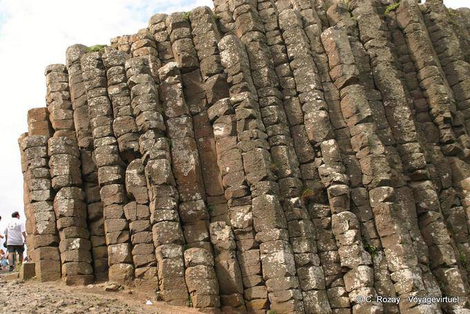Fracturation hexagonale en colonnes de la lave, Giants Causeway - Irlande du Nord