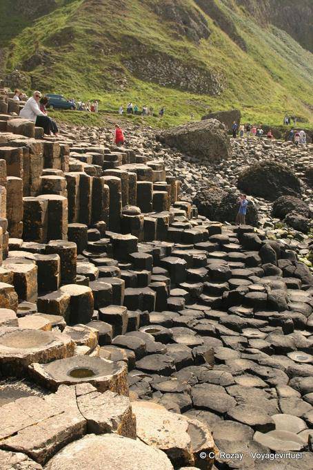 Repos sur les polygones de basalte, Chaussée des Géants - Irlande du Nord