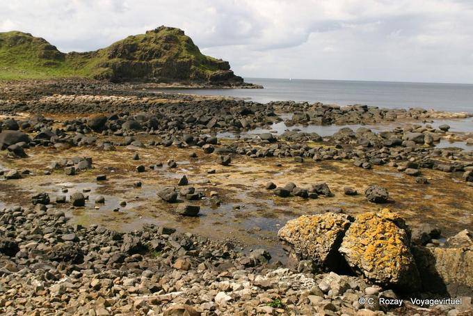 Amas de roche à marée basse, Chaussée des Géants - Irlande du Nord