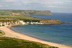 Vue sur le village de Port Braddan, White Bay, Antrim Coast, Irlande du Nord.