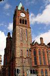 Tour de l'horloge du Guildhall, seule rescapée de l'incendie de 1908, Derry, Irlande du Nord.