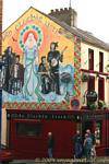 An Clochán Liath, peinture murale sur Waterloo street, Derry, Irlande du Nord.
