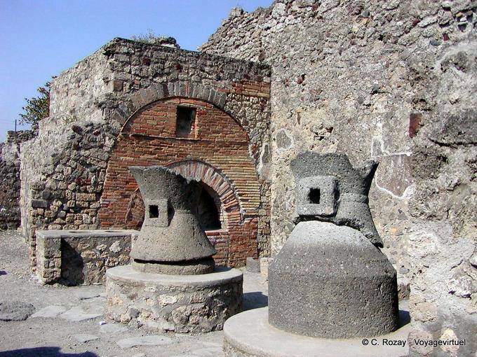 Boulangerie de Modeste, fours à pain, Pompéi - Italie