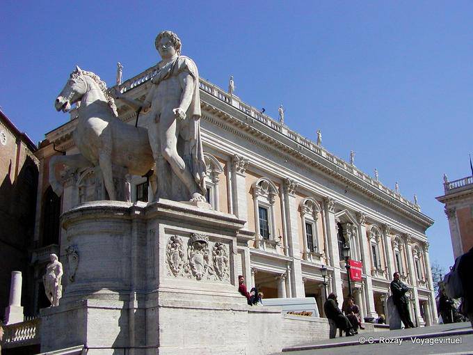 Statue d'un Dioscure au sommet de la Cordonata capitolina, Piazza del Campidoglio, Rome - Italie
