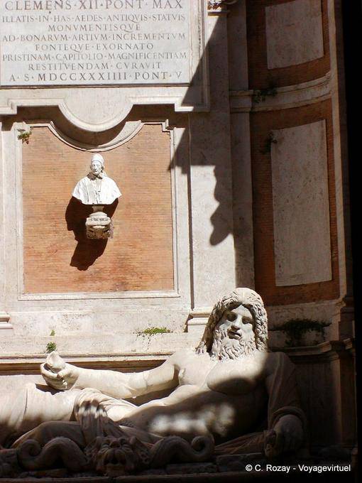 Dieu allongé, Vittoriano, Rome - Italie