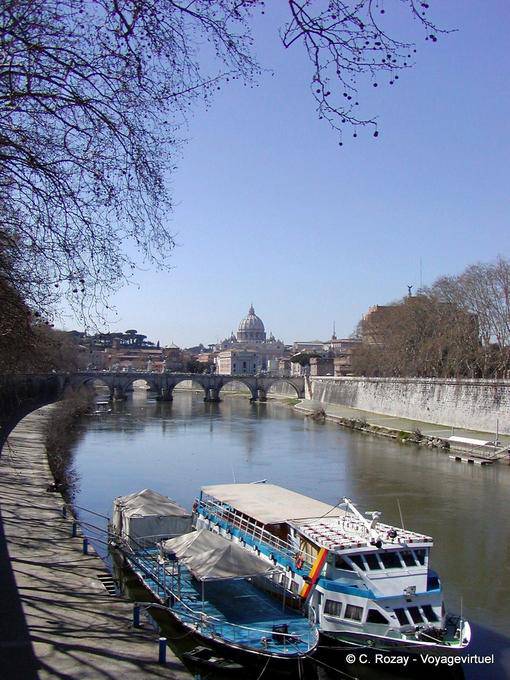 Les rives du Tibre depuis le pont Umberto I, Rome - Italie