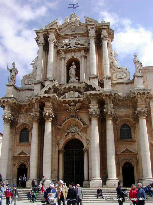 Façade de la Cathédrale reconstruite en style baroque, Syracuse - Italie
