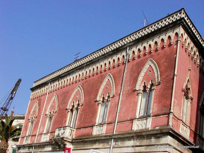 Palais néogothique Antonio Cardile, Syracuse, Sicile - Italie