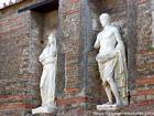 Statues de marbre blanc, Octavia et Marcellus, Macellum, Pompéi, Italie.