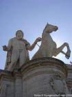 Fils de Jupiter en haut de la Cordonata, Rome, Italie.