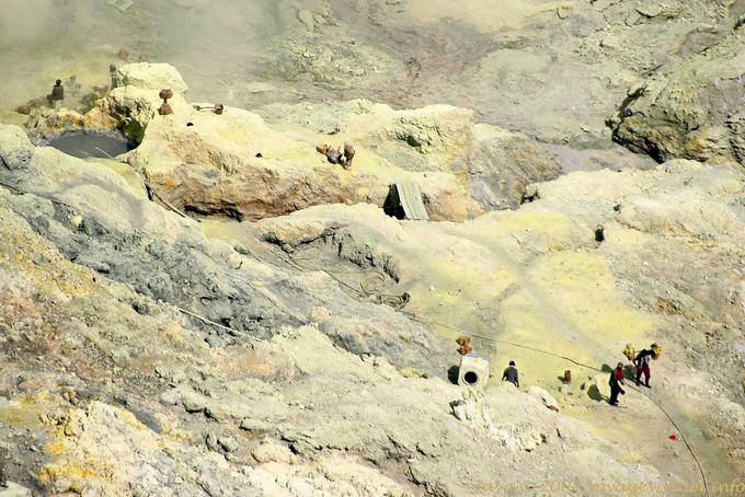 Début de remontée, image de l'enfer, Kawa Ijen, Java - Indonésie