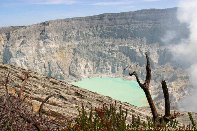 Panorama depuis le flanc ouest de la caldera, Kawah Ijen, Java - Indonésie