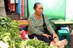 Portrait de la marchande de salades, Java, Indonésie.