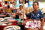 Les marchandes de poissons, Banyuwangi, Java, Indonésie.