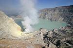Panorama sur le lac acide, Kawah Ijen, Java, Indonésie.