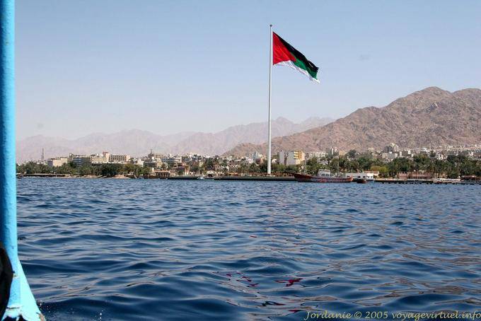 Drapeau jordanien, Aqaba - Jordanie
