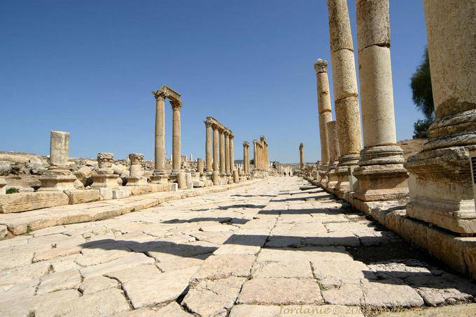 Dallage d’origine usé par les roues des chariots, Cardo, Jerash - Jordanie