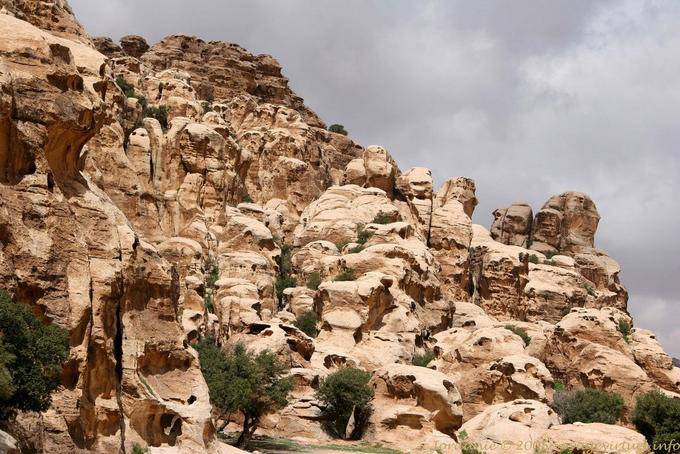 Rochers fissurés du Siq Al-Barid, Little Pétra - Jordanie
