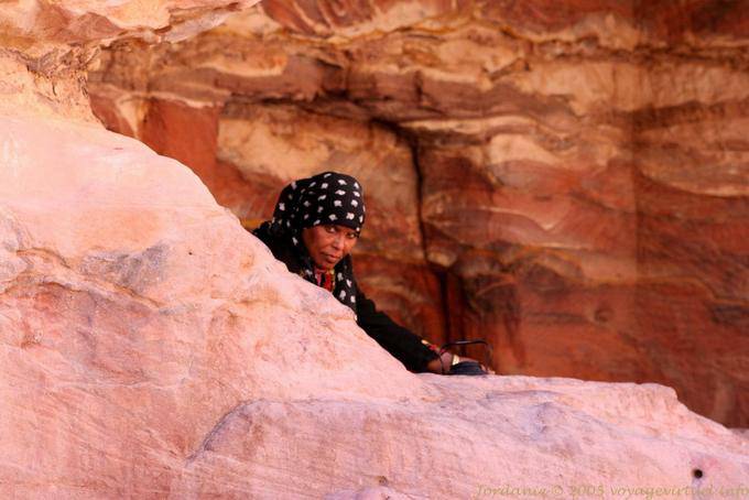 Regard de femme, Deir, Pétra - Jordanie