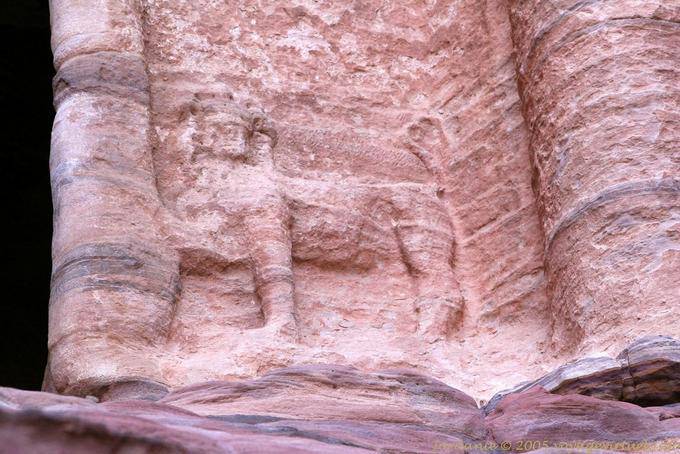Gros-plan sur un lion sculpté du tombeau aux Lions, Pétra - Jordanie